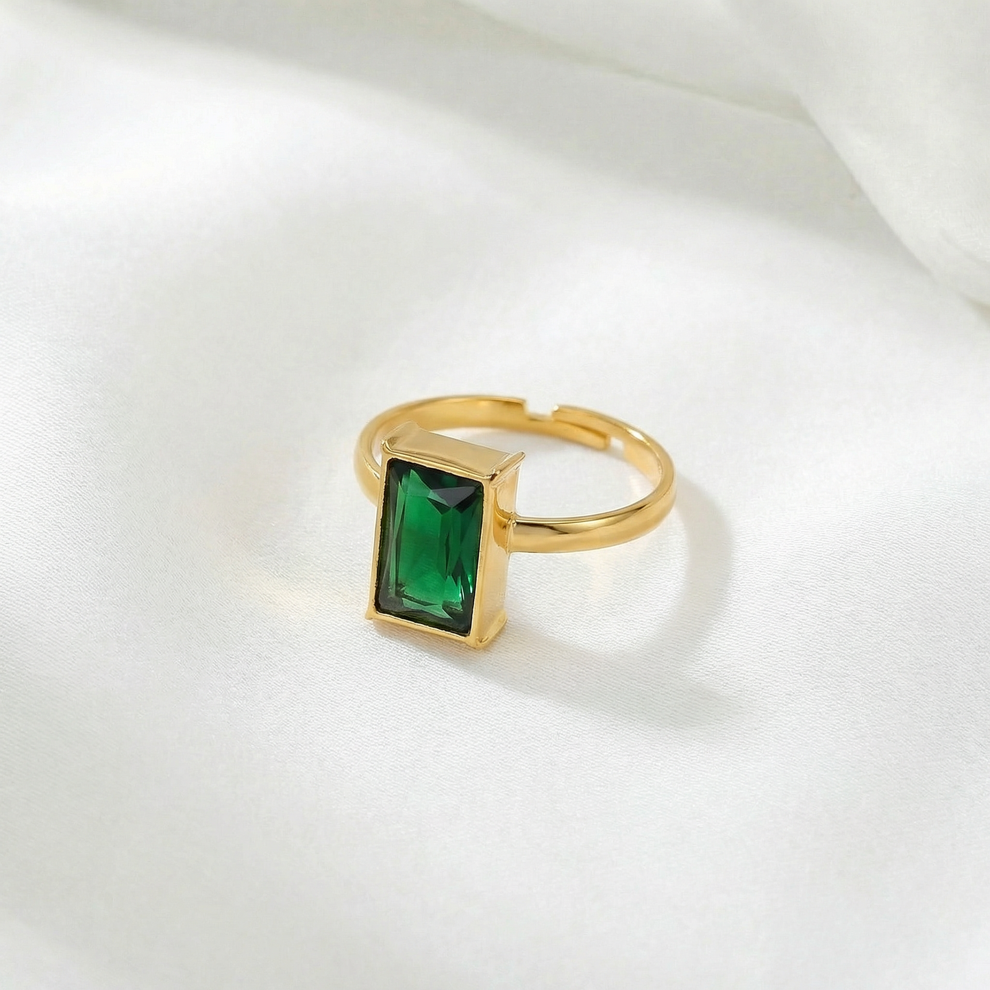 Emerald Luxe Ring
