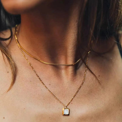 Casanari™ – Essential Chain